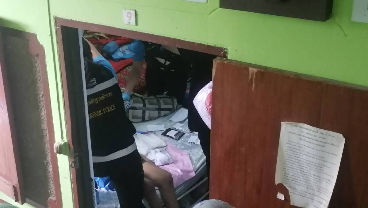 ลูกชายกอดศพทั้งคืน "บีบคอ-แทงแม่"ดับคาห้องเช่า