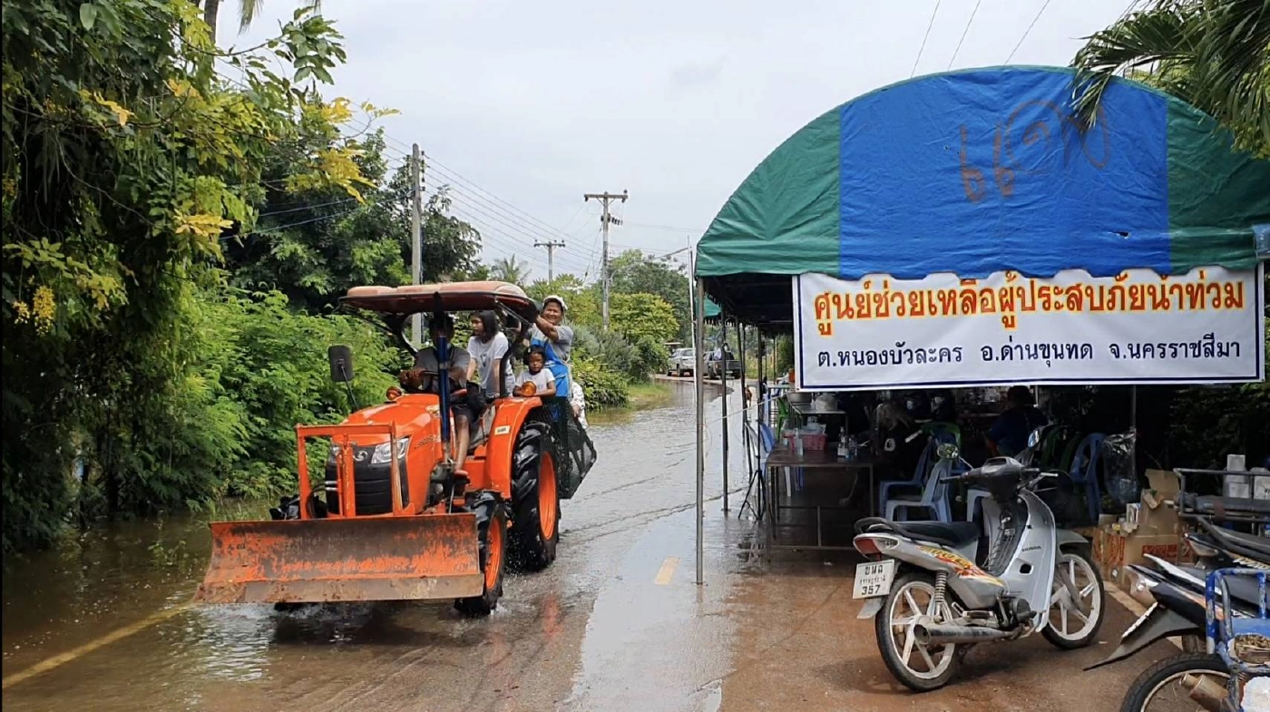 น้ำขังหลายวันชาวบ้านเริ่มป่วยน้ำกัดเท้า