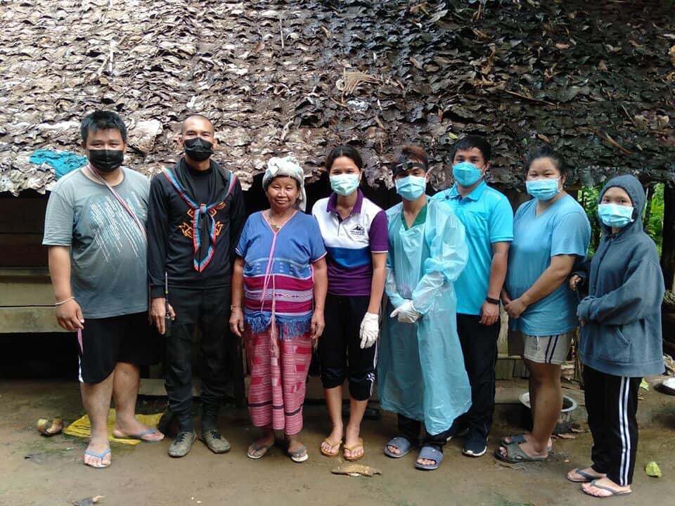พยาบาล ทหาร ครู อบต. ร่วมทำคลอดฉุกเฉินทารกน้อย