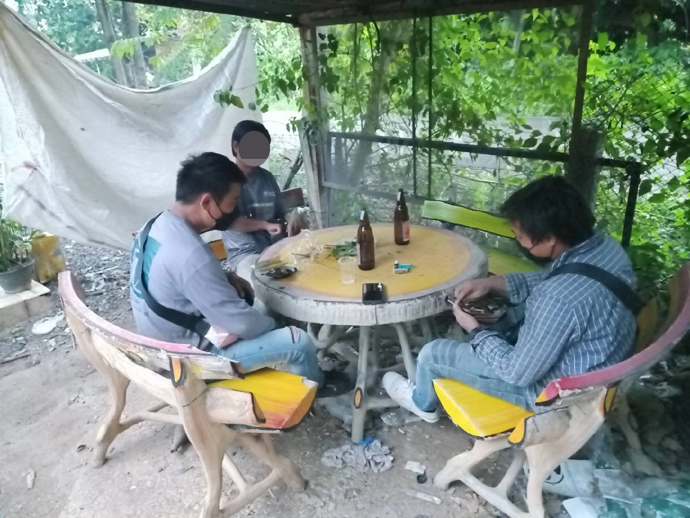 รวบเจ้าของร้าน-นักดื่ม13ราย เย้ยคำสั่งจังหวัด