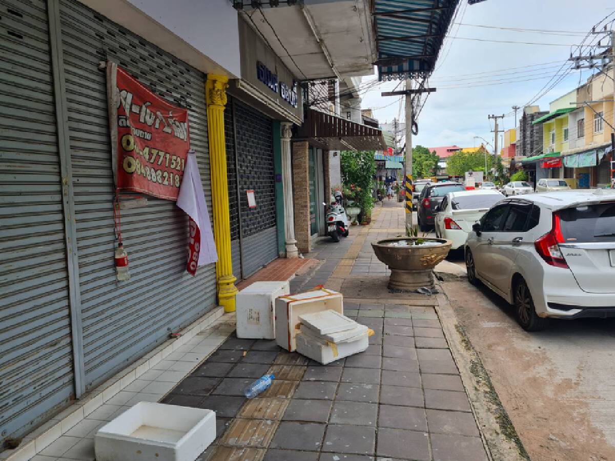 โควิดพ่นพิษ! แห่ประกาศขาย-ให้เช่า อาคารพาณิชย์