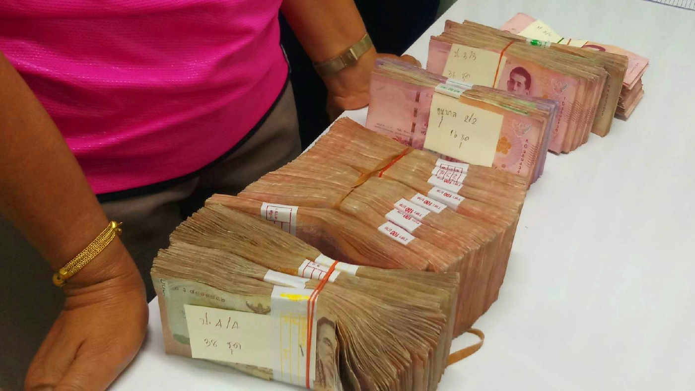 ผู้ปกครองเฮได้รับเงินเยียวยานักเรียนคนละ 2,000 บาท