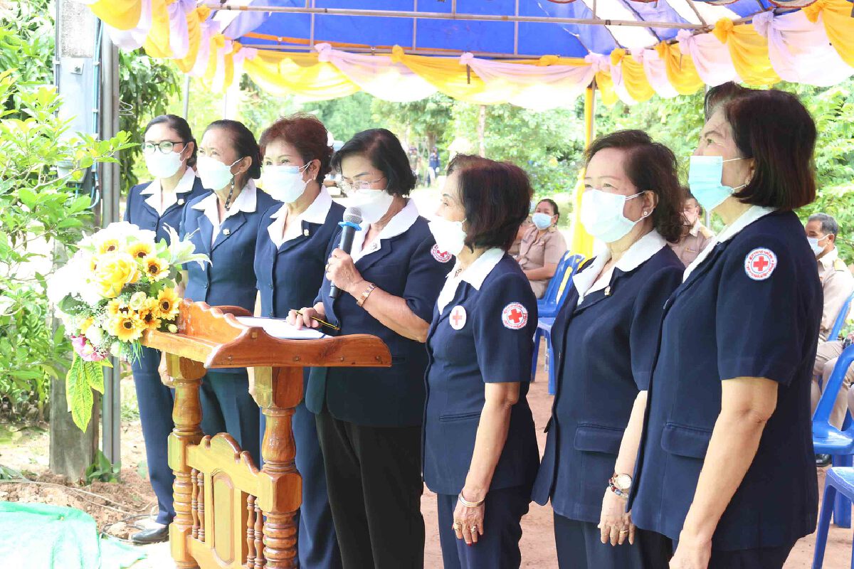 เหล่ากาชาดกาฬสินธุ์ มอบบ้านช่วยเหลือผู้ยากไร้