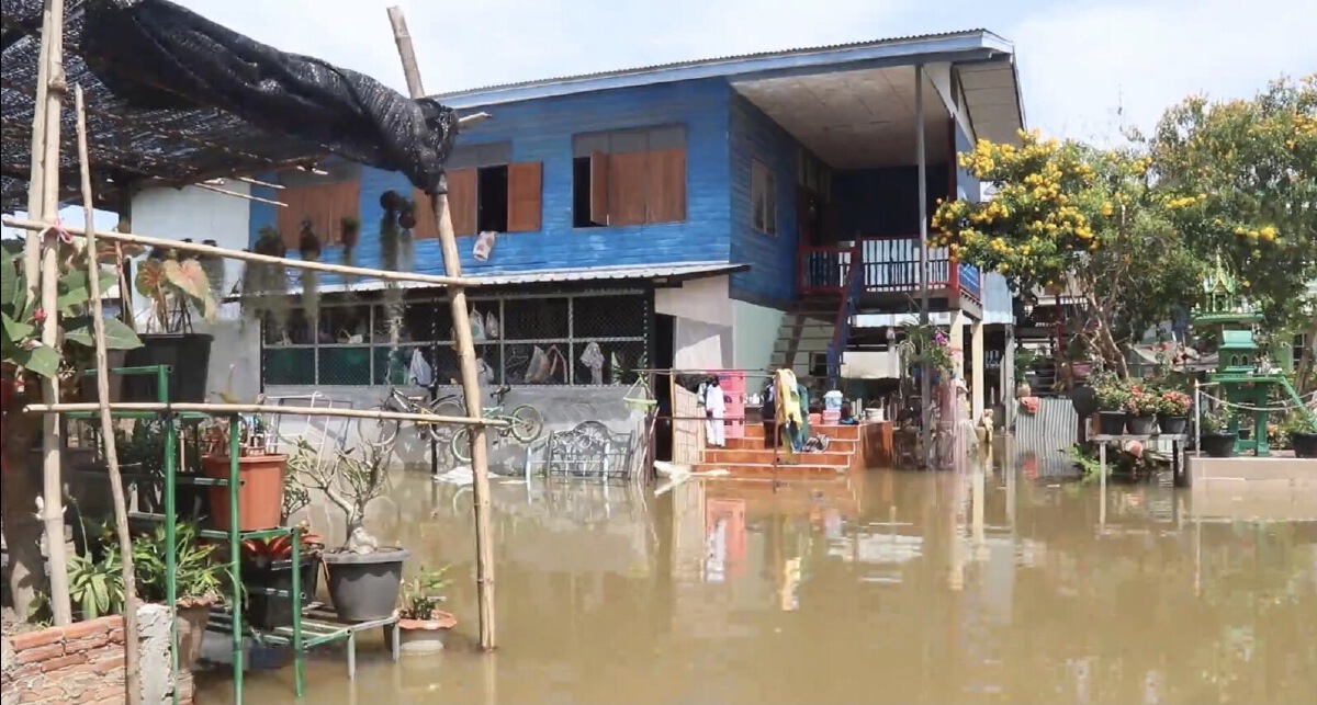แม่น้ำยมจากตอนบน เข้าท่วมบ้านเรือนกว่า 20 หลังคาเรือน