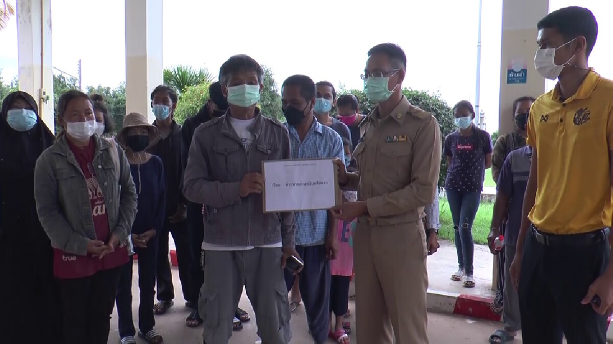 บุกอำเภอร้องตรวจสอบ ผญบ.แอบเบิกเงินวัดลอบขายดินหลวง
