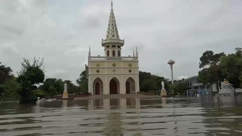 น้ำทะลักเข้าท่วมโบสถ์คริสต์ประจักษ์ เกาะใหญ่ หลุมศพนับร้อยจมน้ำ