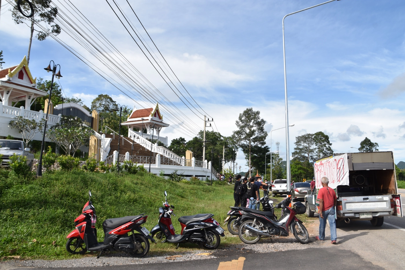 คาร์ม็อบพัทลุง "เข_ยิก ยุทธ์" พร้อมเผาหุ่นจำลอง