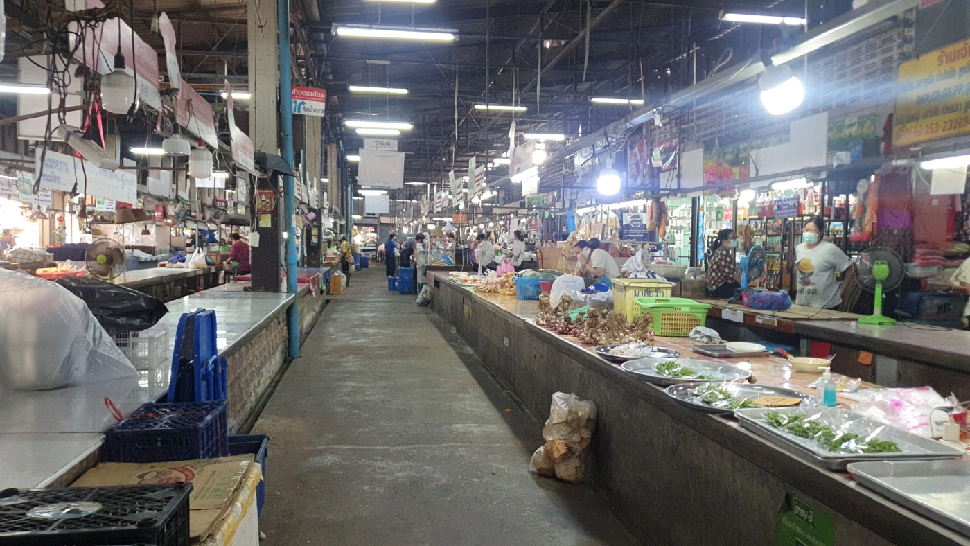 ตลาดประตูเชียงใหม่เหงาหลังพบติดเชื้อ56 ราย
