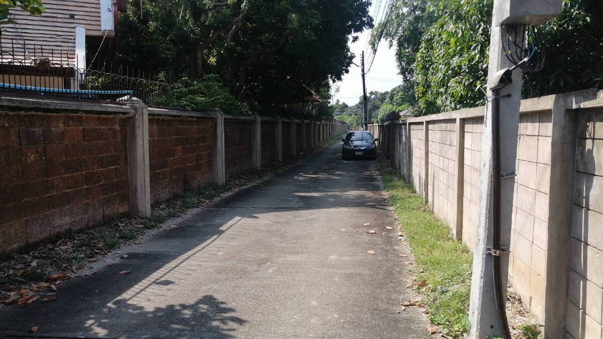 ผวา! กลุ่มวัยรุ่นลอบโดดเข้าบ้านหลานอดีตรองผบช.ภ.5