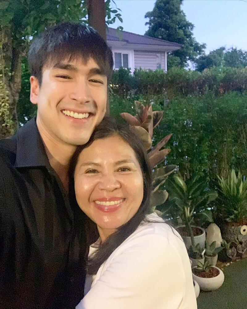 ชาวเน็ตแห่แชร์ เลขเด็ด"แม่แก้ว" คุณแม่ของ "ณเดชน์" ส่งโพสต์ภาพขันน้ำมนต์