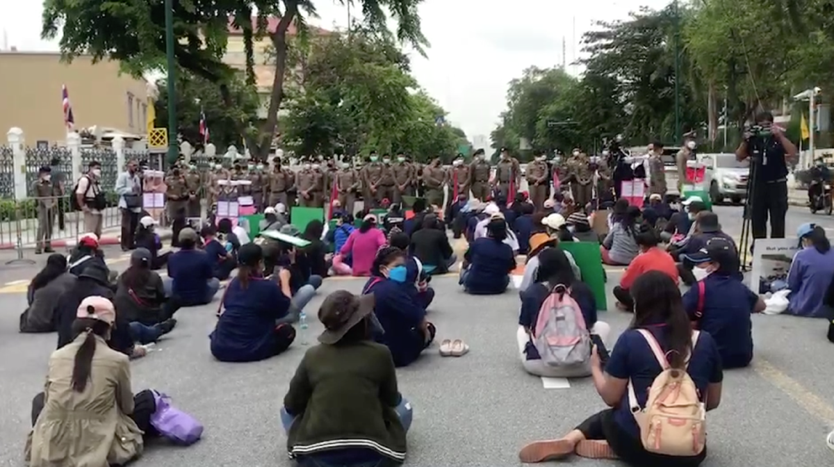 สหภาพไทรอัมพ์ บุกทำเนียบเรียกร้องเยียวยาชดเชย