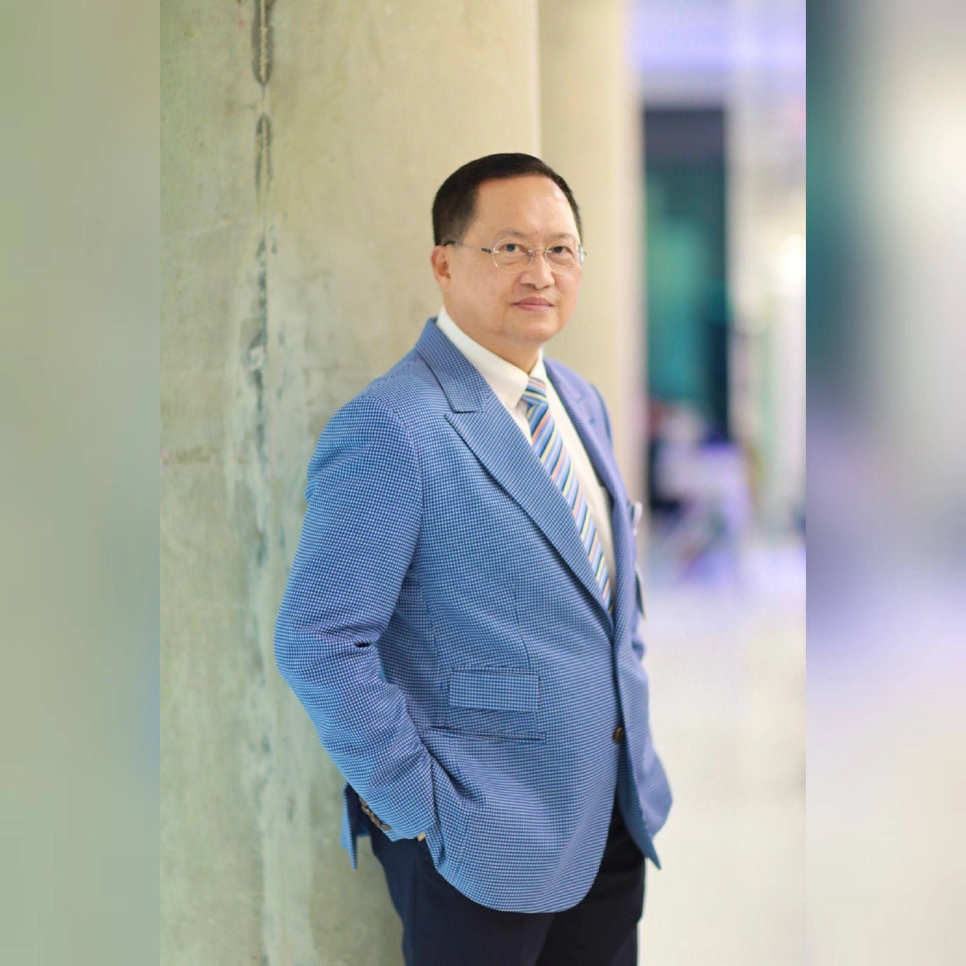 นายวันชัย สอนศิริ สว. 