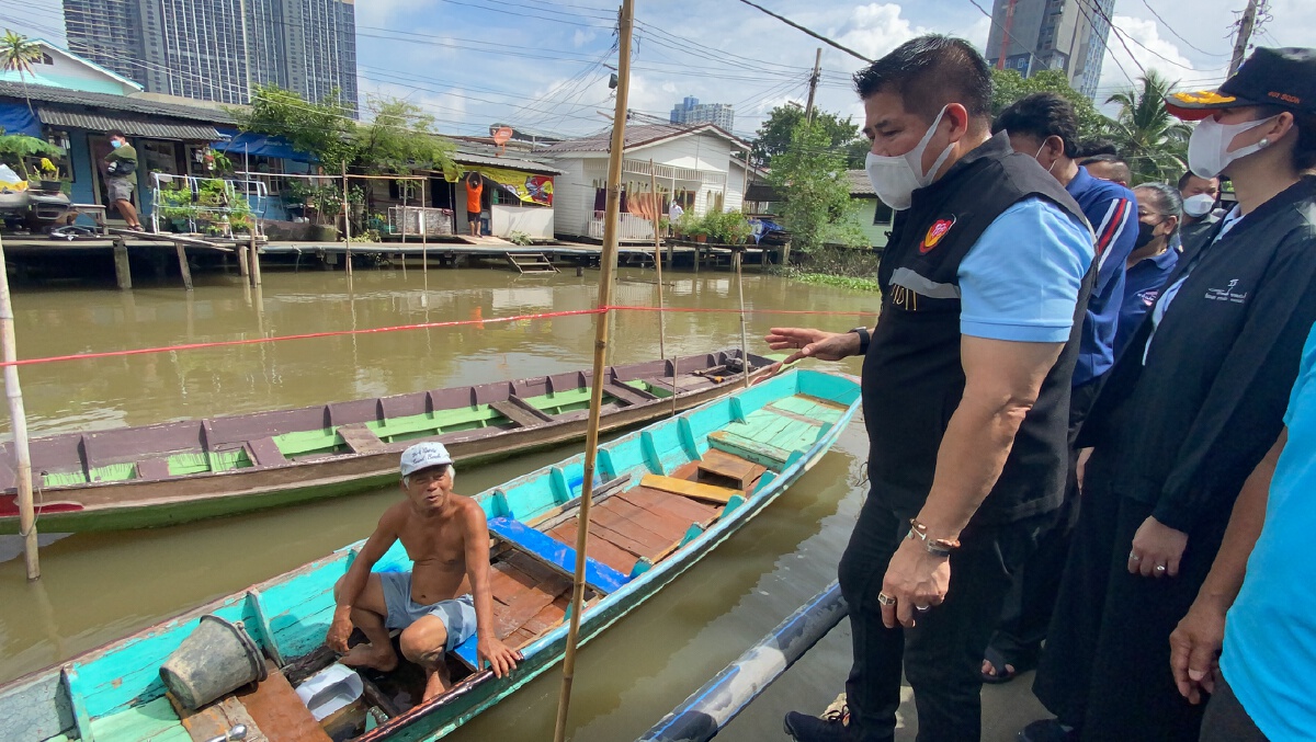 ร.อ.ธรรมนัส มอบถุงยังชีพชุมชนวัดแจ้งศิริสัมพันธ์ จ.นนทบุรี