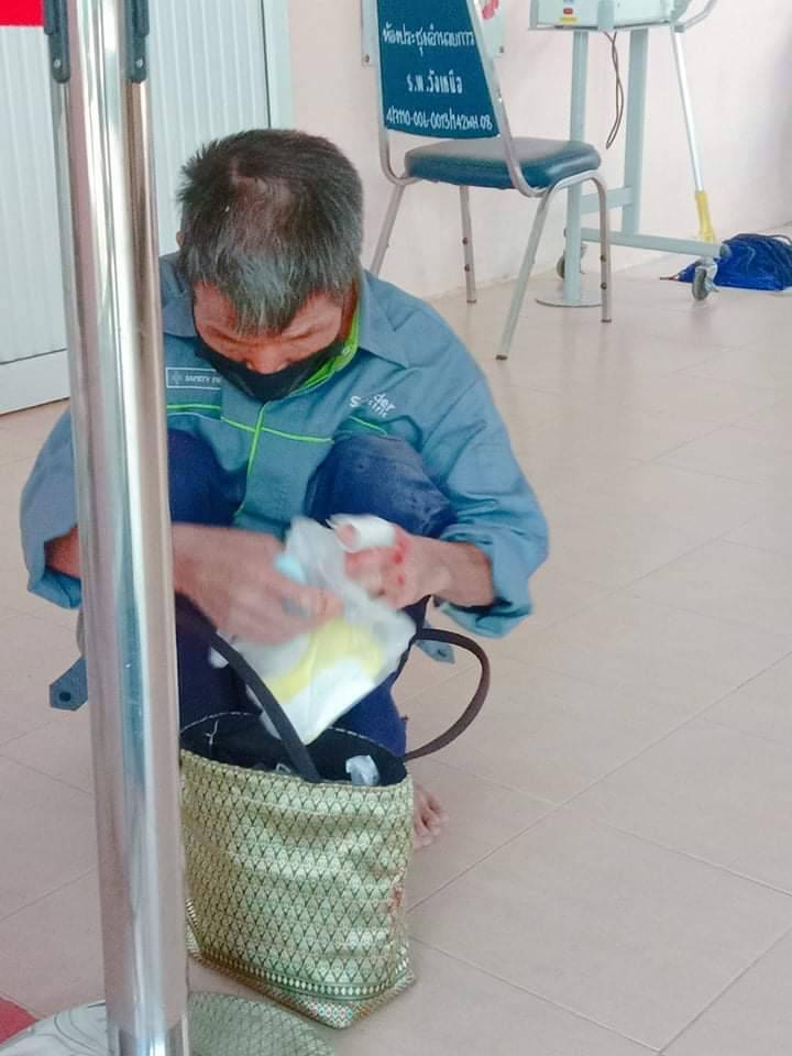 สองตายายขับจยย.ไปฉีดวัคซีน-แมวตัดหน้าล้มเจ็บทั้งคู่