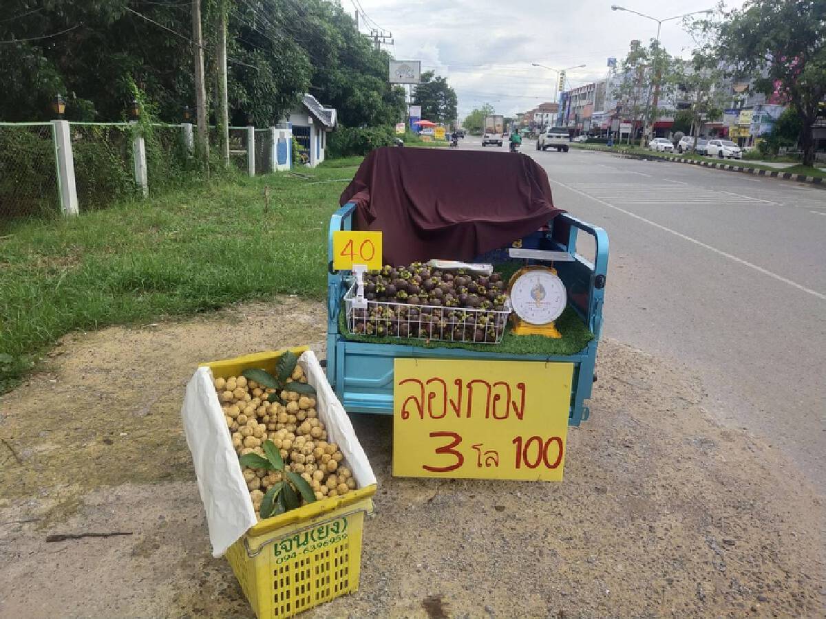 ขอบคุณพี่ทหารยกรถหนีน้ำแต่ยังเหลือคันเล็กขอเอาออก