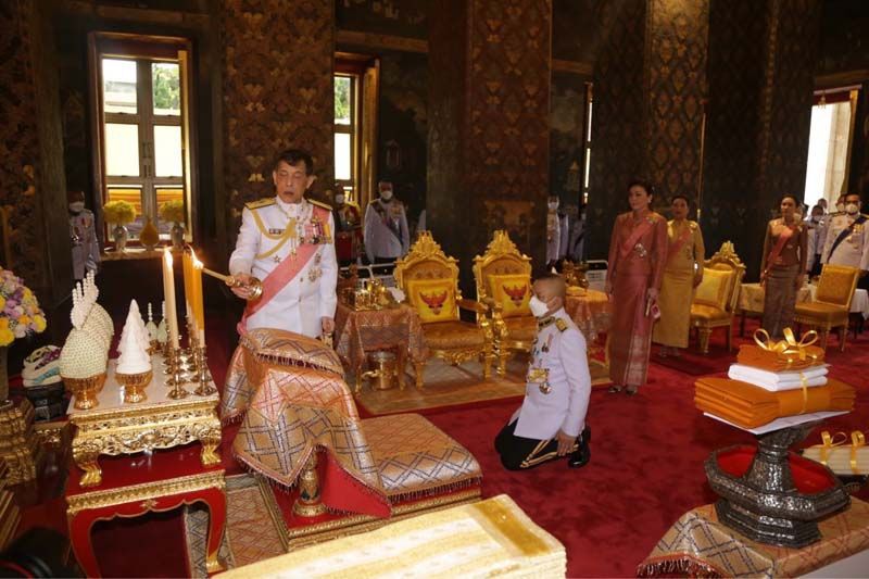 ในหลวง-พระราชินีเสด็จฯถวายผ้าพระกฐิน วัดบวรนิเวศ-วัดเบญจมบพิตรฯ