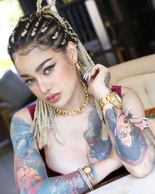 “พิมรี่พาย” เปิดตัวราคานาฬิกาเรือนใหม่ ย้ำ “ซื้อเองไม่ได้ยืมเพื่อน”