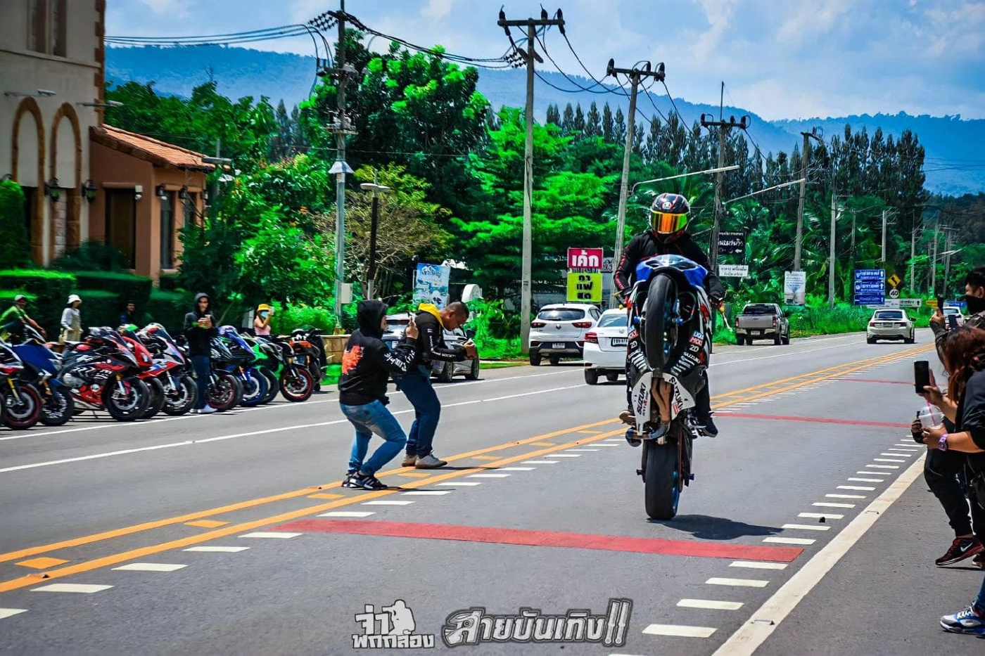 รวบหนุ่มยกล้อบิ๊กไบค์หน้าทอสกาน่า เขาใหญ่