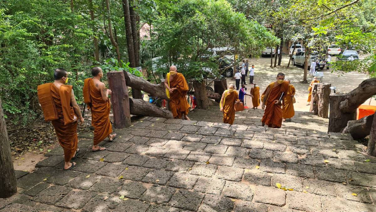 กาฬสินธุ์พระสายป่าขอความเป็นธรรมให้เจ้าคุณบัวศรี ยื่นหนังสือ กมธ.ศาสนา