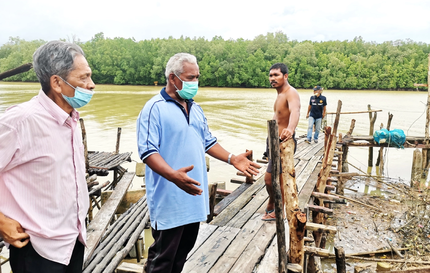 ทุกข์ชาวบ้านริมทะเลพังงา สะพานหมู่บ้านพังไร้รัฐเหลียวแล