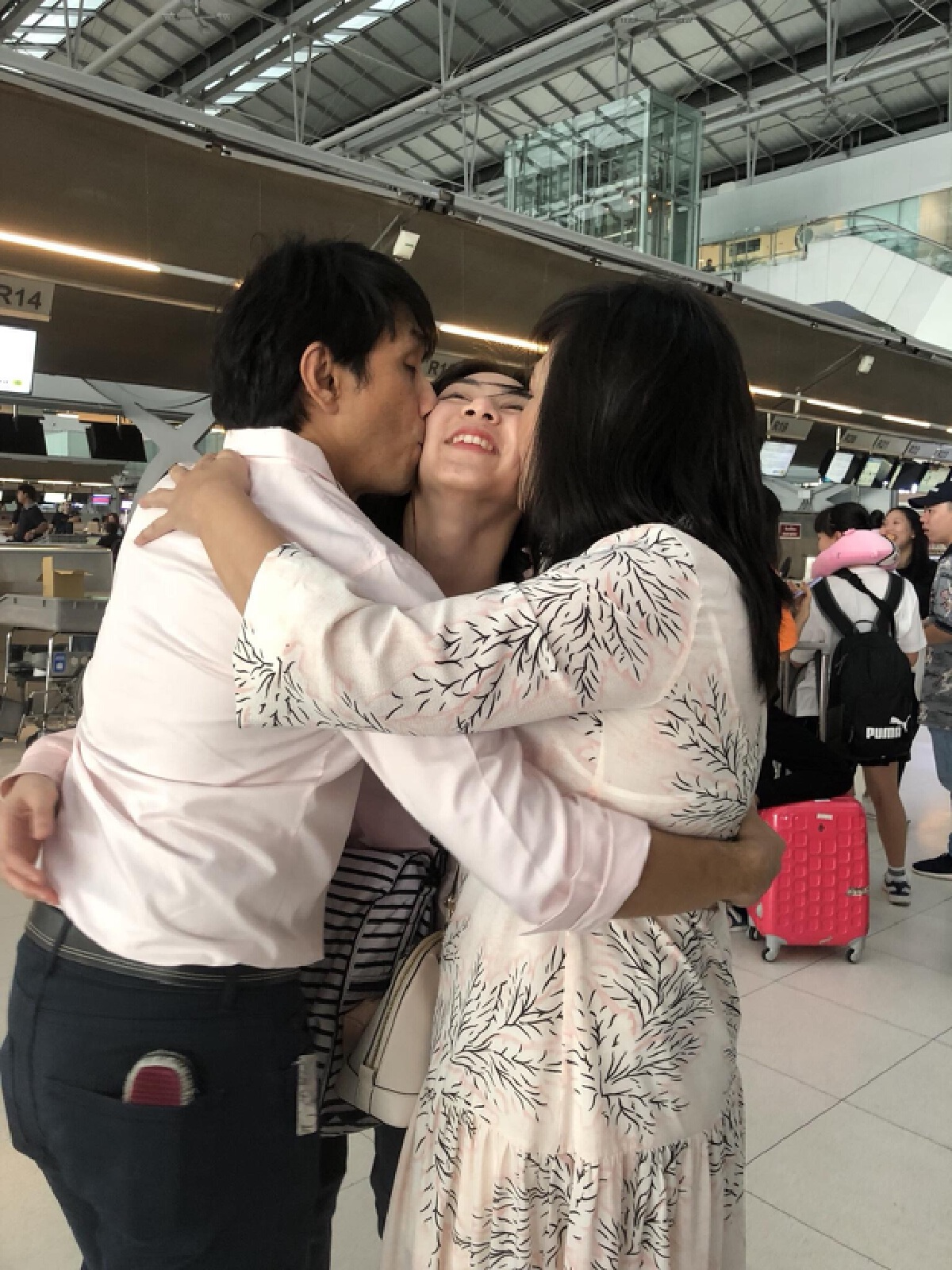 “น้องเอิ๊ก”เผย “ไม่มีแม้มีคำสั่งลา” เผยภาพครอบครัวสุดอบอุ่นให้แฟนๆชื่นชม