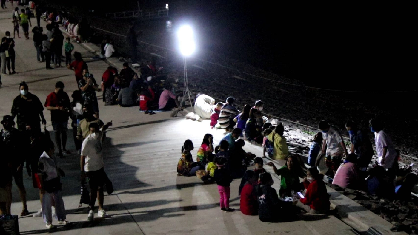 ไหลเรือไฟนครพนมวันสุดท้านปิดฉากได้สวยงาม