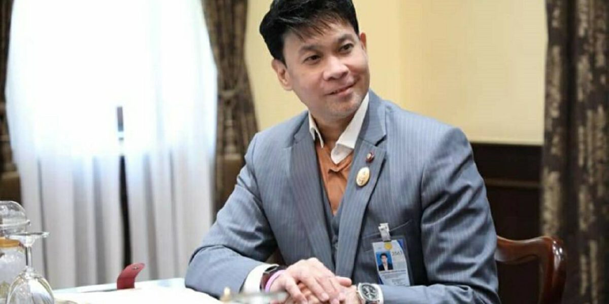 นายภูมิสรรค์ เสนีวงศ์ ณ อยุธยา พรรค ปชป.