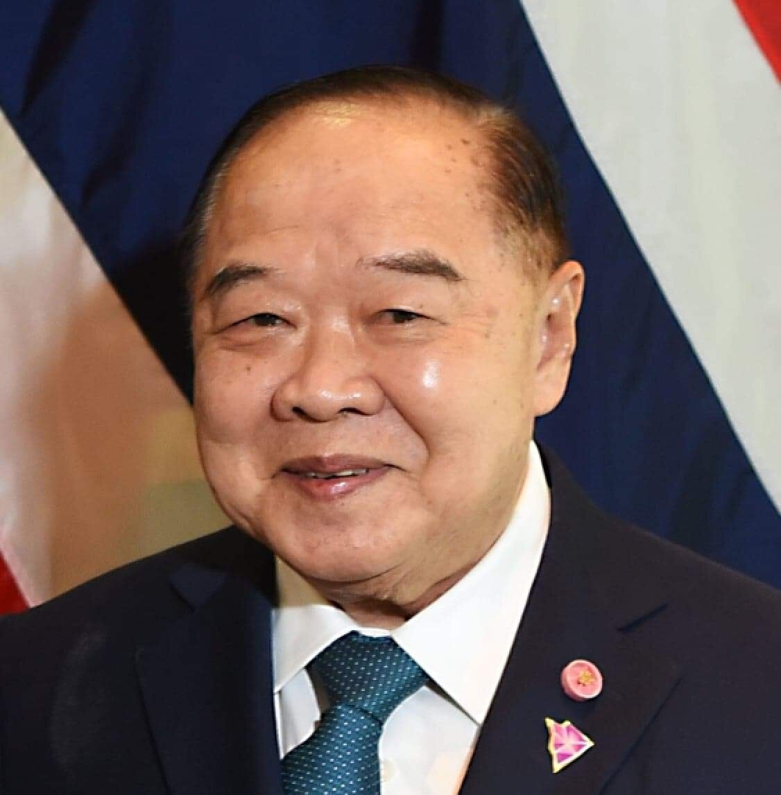 ลุงป้อม อารมณ์ดี ตอบคำถามว่า วันนี้จะมีการประชุมพรรคหรือไม่ ว่า..?