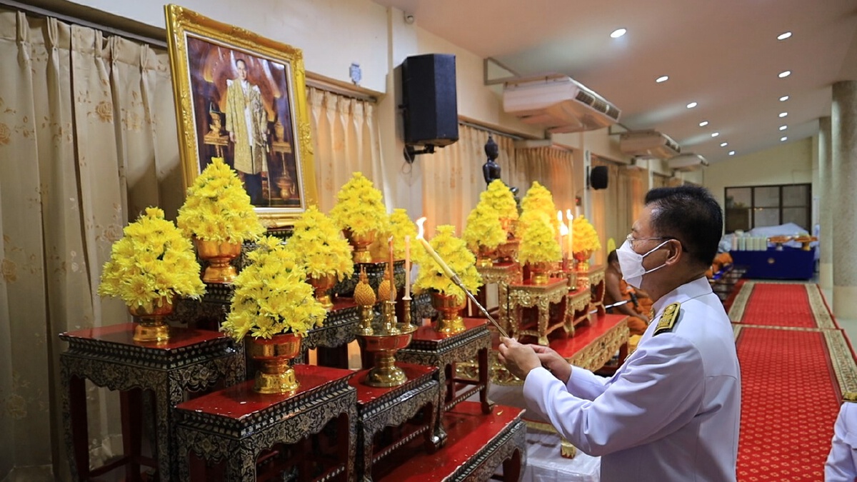 ผู้ว่าฯโคราชนำข้าราชการน้อมรำลึกพระมหากรุณาธิคุณในหลวง ร.๙