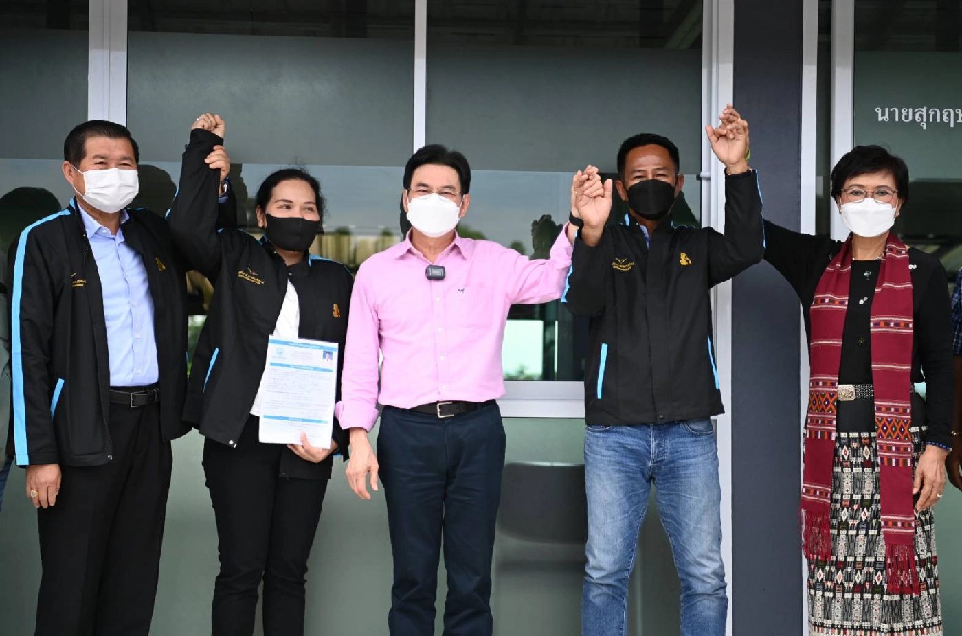 เปิดตัว 2 ผู้สมัคร