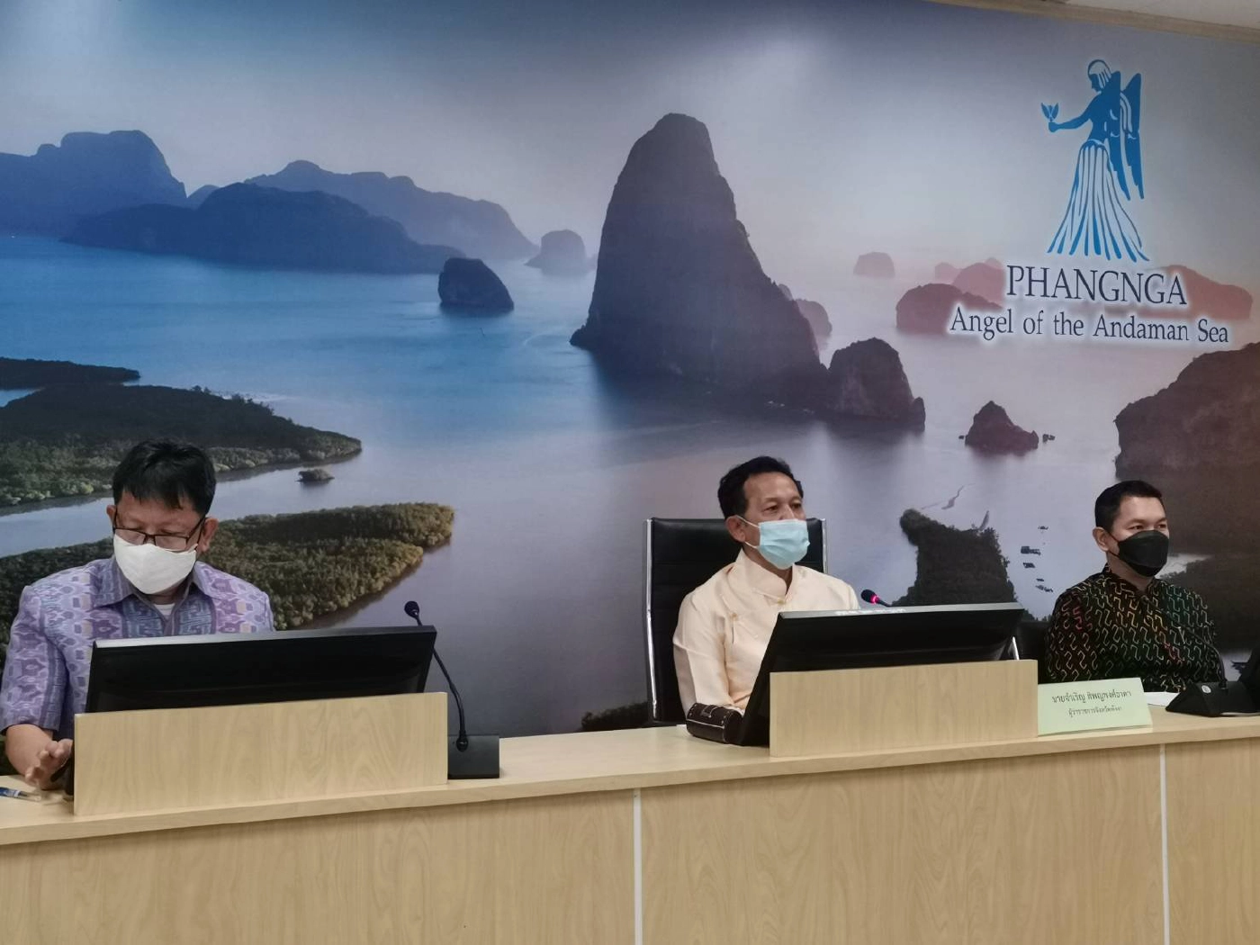 ติดโควิดเกือบทั้งหมู่บ้าน ผู้ว่าฯ พังงาสั่งตั้งศูนย์พักคอยทุกตำบล