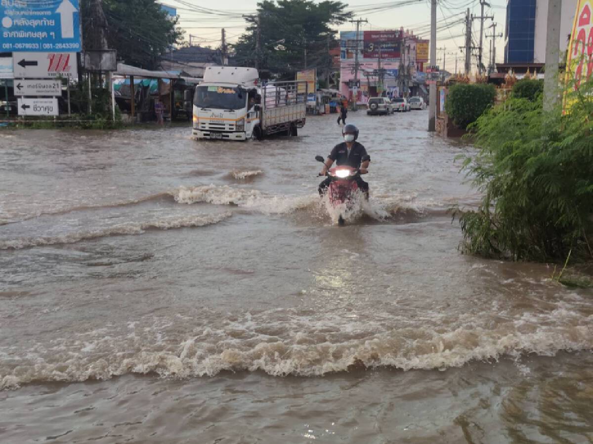 น้ำท่วมโคราชรอบเมืองจม12ตำบล ปักธงแดงเร่งอพยพชาวบ้าน