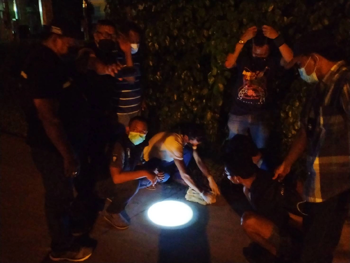 ตชด.ภาค4 รวบแก๊งค้ายายกทีม 6 คน ยึดยาบ้า 74,000 เม็ด