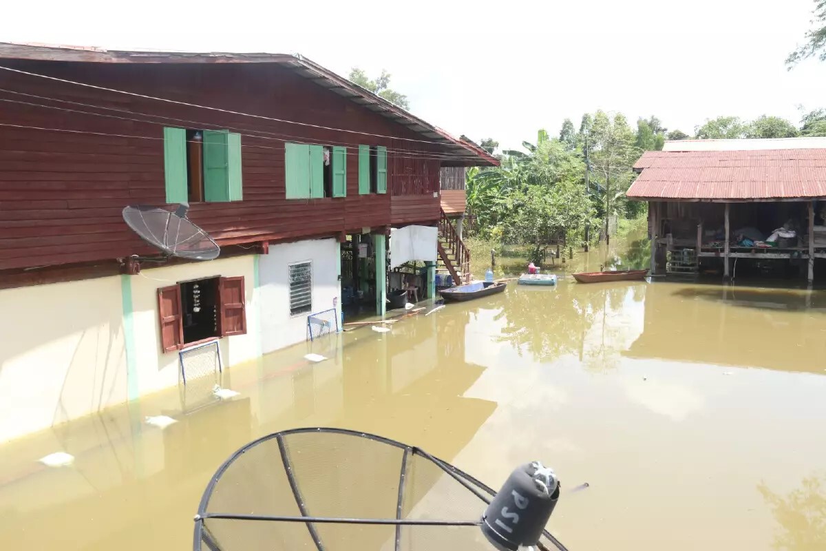 ปภ. เผย ล่าสุด ยังคงมีพื้นที่น้ำท่วมอีก 16 จว. กระทบประชาชน 3 แสนครัวเรือน