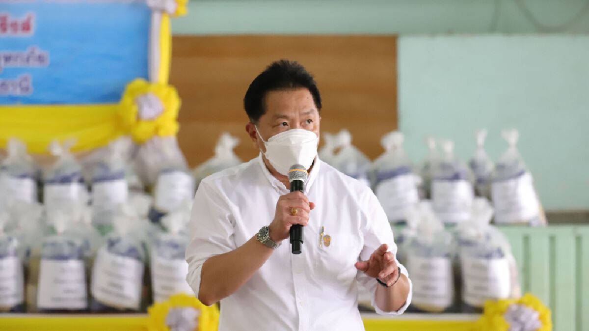 ยูเรกา ลงพื้นที่ปทุมธานี มอบถุงยังชีพช่วยเหลือผู้ประสบอุทกภัย