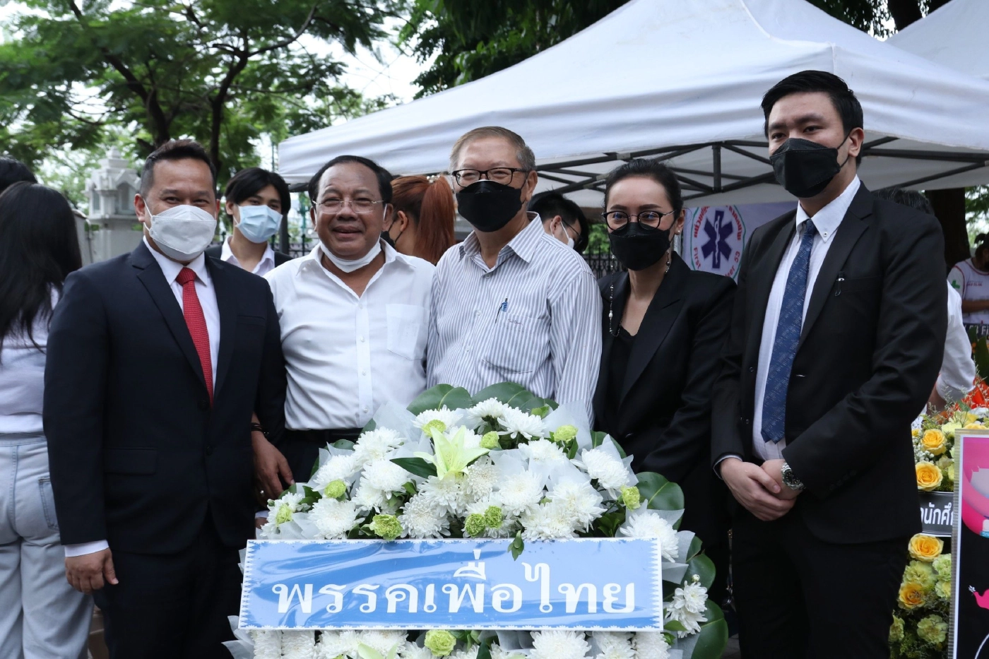 "เพื่อไทย"ร่วมรำลึก 6ตุลาฯ หวังการเมืองไทยหลุดพ้นวงจรอุบาทว์