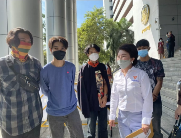 ตำแหน่ง ส.ส.ไม่มีผล ศาลอาญาไม่ให้ประกัน 5 แกนนำม็อบคดี 112