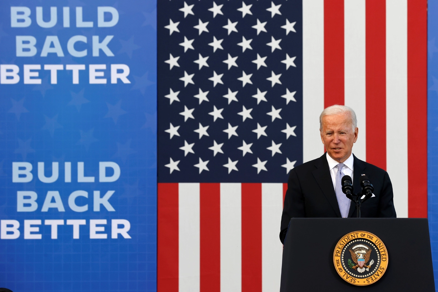 คะแนนนิยมไบเดนร่วงในช่วง 9 เดือน แย่ที่สุดนับตั้งแต่หลังสงครามโลก