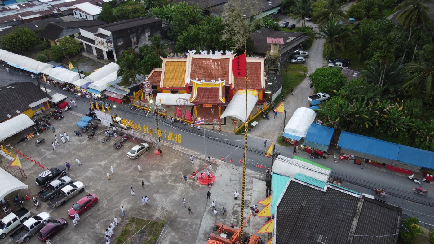เสาโกเต้งสูงที่สุดในโลก สืบสานประเพณีถือศีลกินผัก