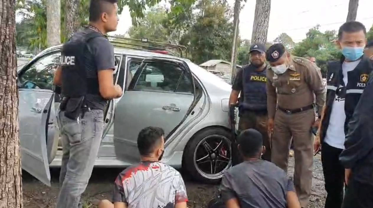 ซุ่มรวบ!! นักค้ายานัดส่งยาบ้าลานจอดรถโรงพยาบาล