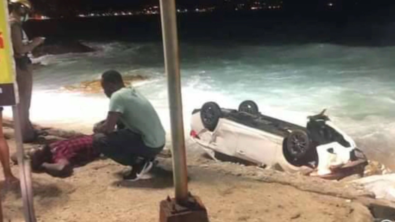 รถแหกโค้งตกทะเล เดือนเดียว 3 คัน ทางหลวงภูเก็ตเร่งจัดการ