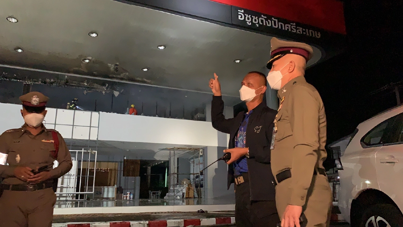 เพลิงไหม้โชว์รูมรถยนต์อีซูซุตังปักศรีสะเกษ