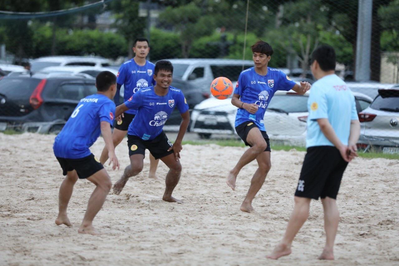 ทัพเท้าเปล่าช้างศึกรวมพลซ้อมก่อนลงป้องกันแชมป์อาเซียน