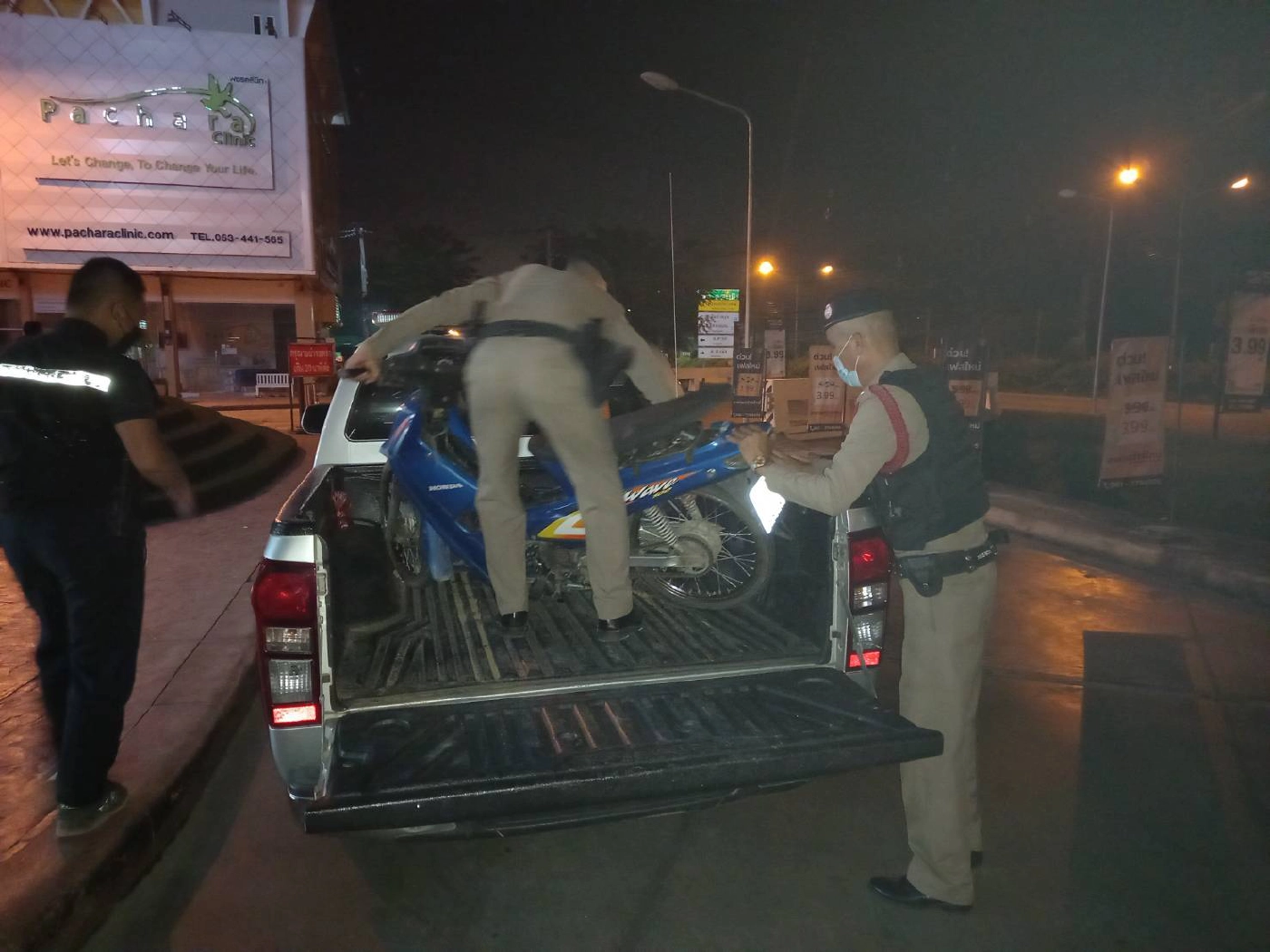 โจ๋เชียงใหม่ป่วนเมือง-ไล่ทำร้ายชาวบ้านขับรถผ่านไปมา