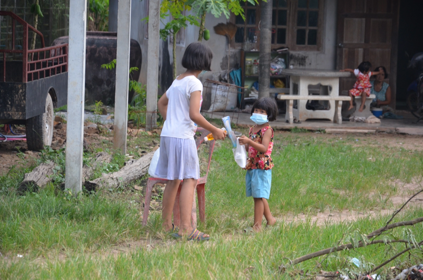 โวยหมู่บ้านถูกลืม ป่วยโควิดไร้การรักษา