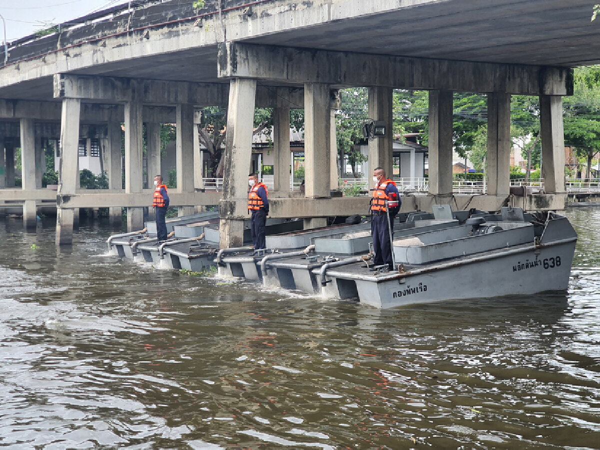ผู้บัญชาการทหารเรือ ตรวจเยี่ยมชุดเฉพาะกิจเรือผลักดันน้ำ