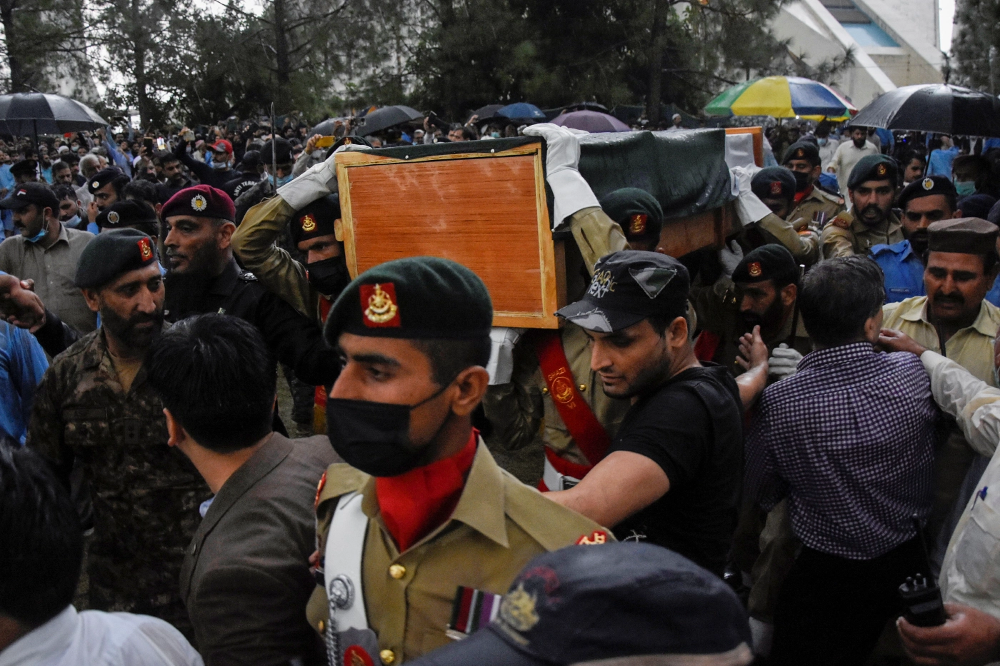 โควิด-19 คร่าชีวิตบิดาระเบิดนิวเคลียร์ปากีสถาน