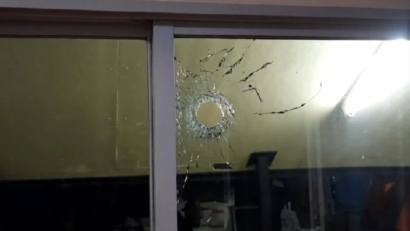 เมืองเถื่อน ขี่มอเตอร์ไซค์ไล่ยิงกันย่านทุ่งครุ ระบุ หลายครั้ง ยังจับไม่ได้