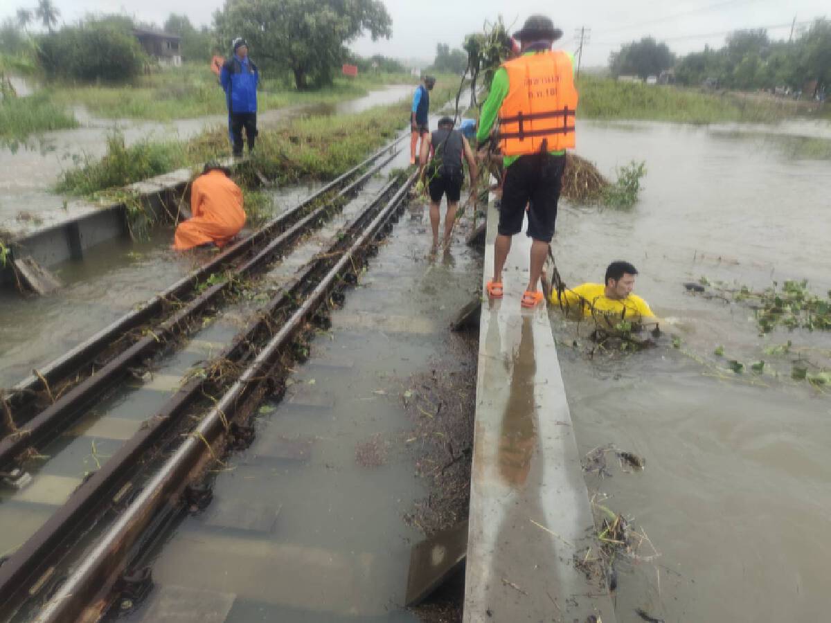 น้ำท่วมทาง รฟท. งดเดินรถขาขึ้นอีสาน ต้นทางโคราชยังเปิดปกติ