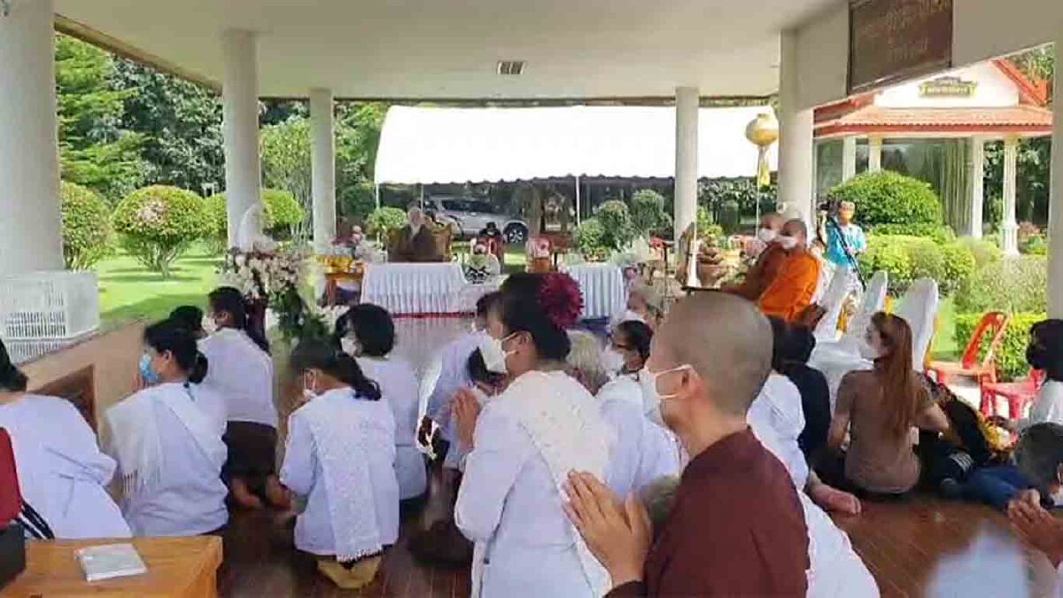 อดีตพระยันตระ แถลงอ้างยังไม่ได้สละสมณเพศ ไม่มีความเห็นพระภิกษุก้มกราบ